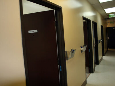 10-hallway-exam-rooms